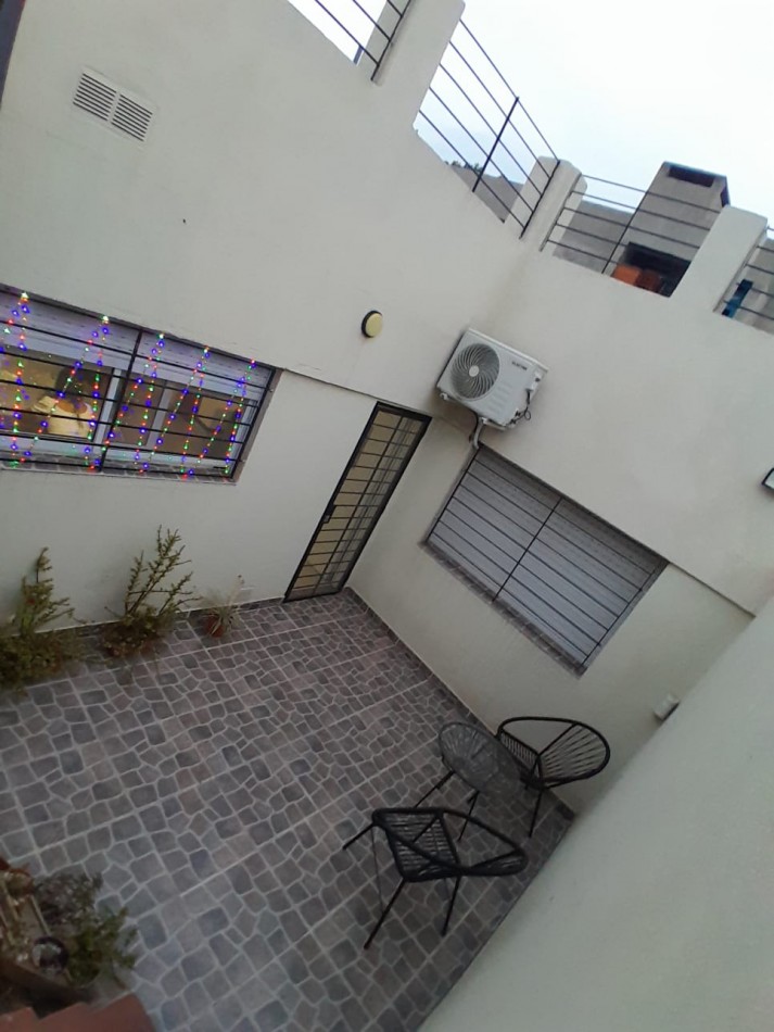 VENTA CASA EN BARRIO AZCUENAGA