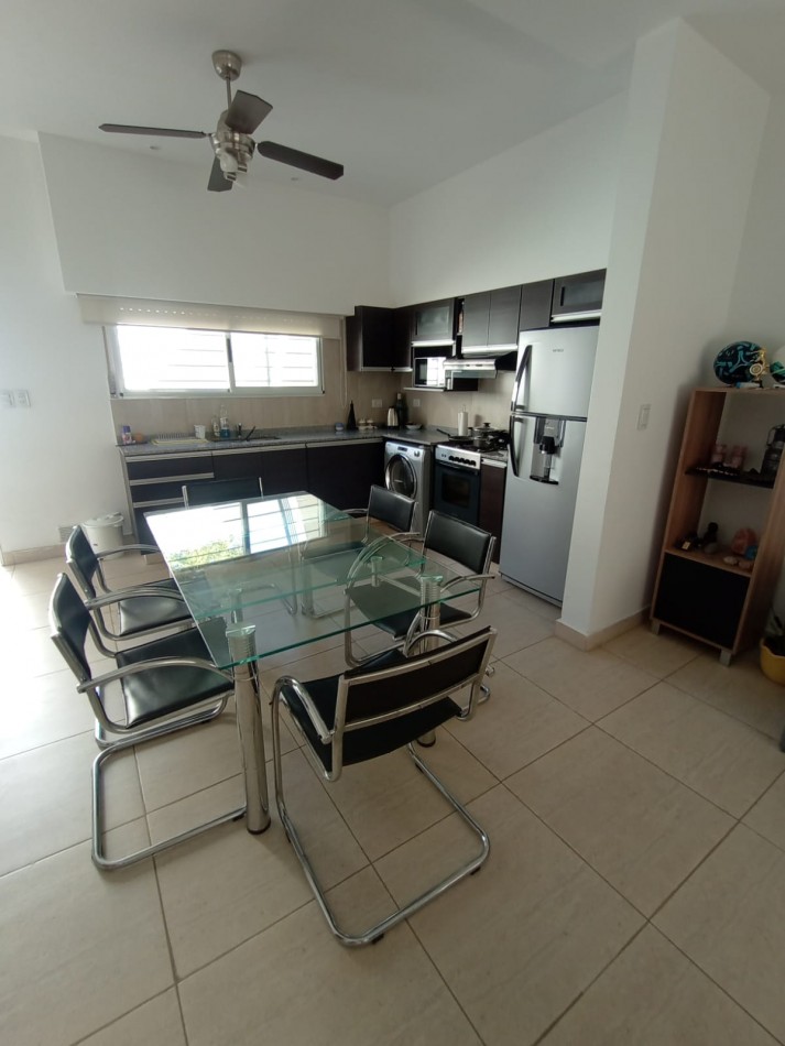 VENTA CASA EN BARRIO AZCUENAGA