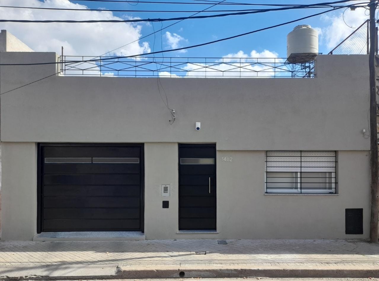 VENTA CASA EN BARRIO AZCUENAGA