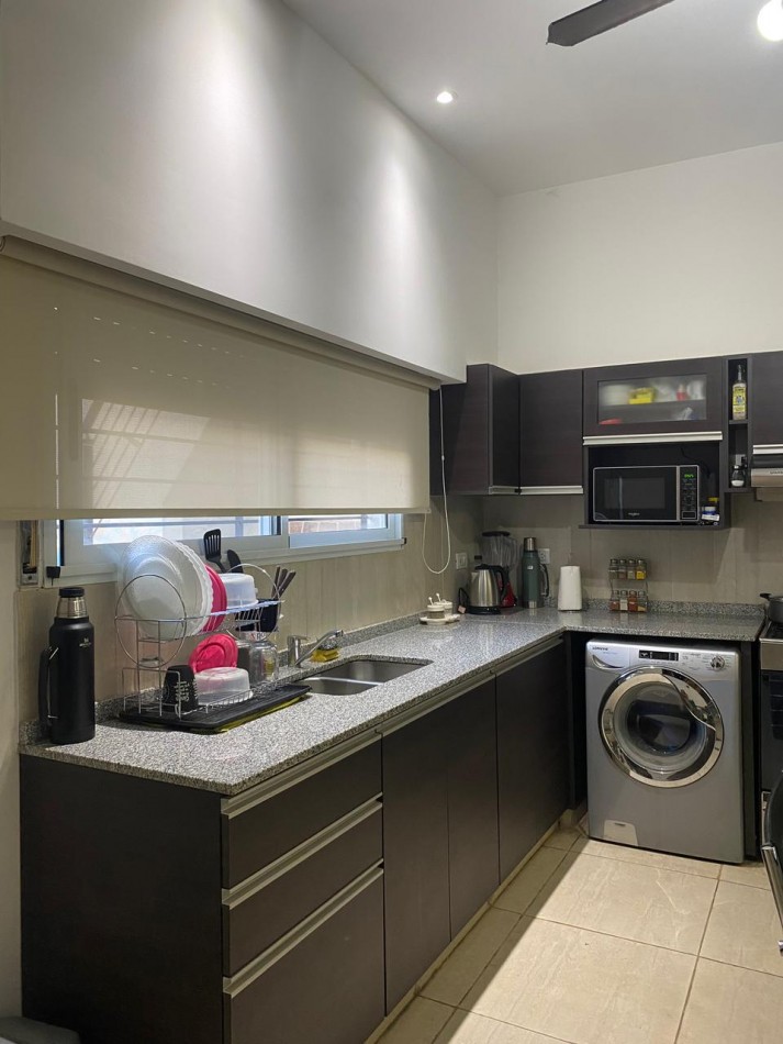 VENTA CASA EN BARRIO AZCUENAGA