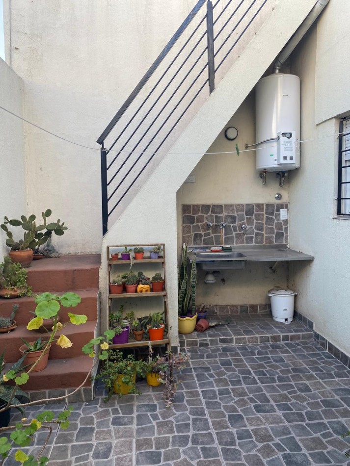 VENTA CASA EN BARRIO AZCUENAGA